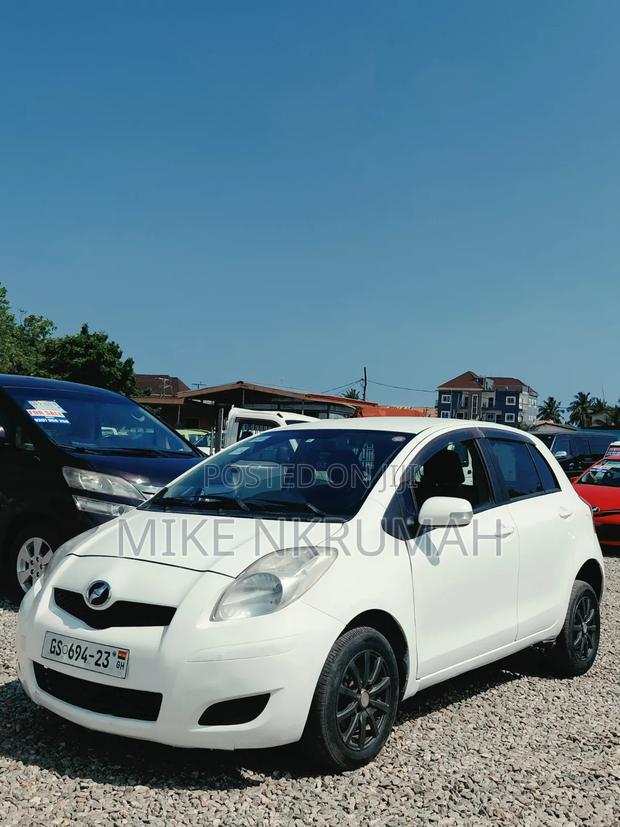 Toyota Vitz 2010 White
