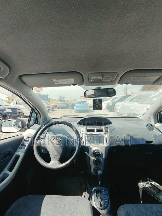 Toyota Vitz 2010 White