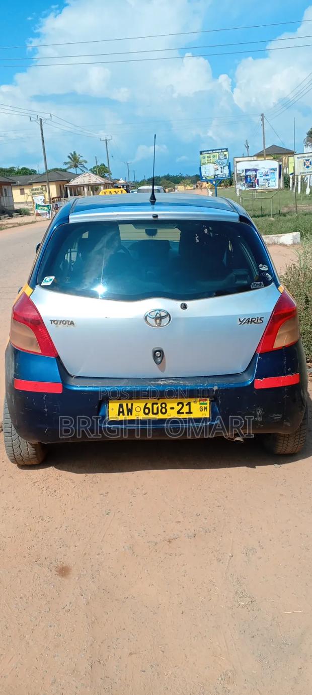 Toyota Yaris 2010 Blue