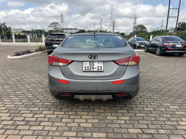 Hyundai Elantra Limited Sedan FWD (1.8L 4cyl 6A) 2013 Gray