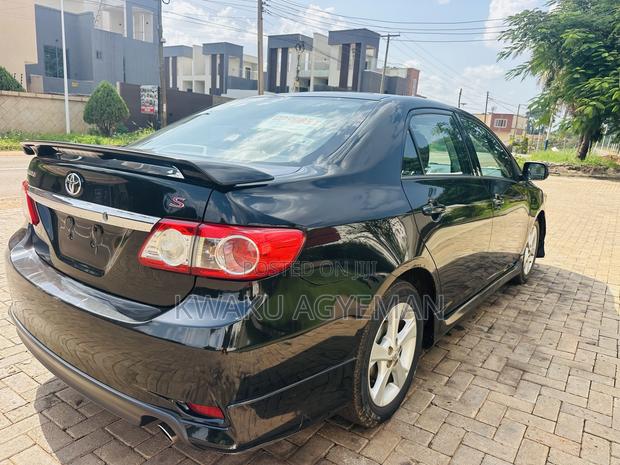 Toyota Corolla L 4-Speed Automatic 2013 Black