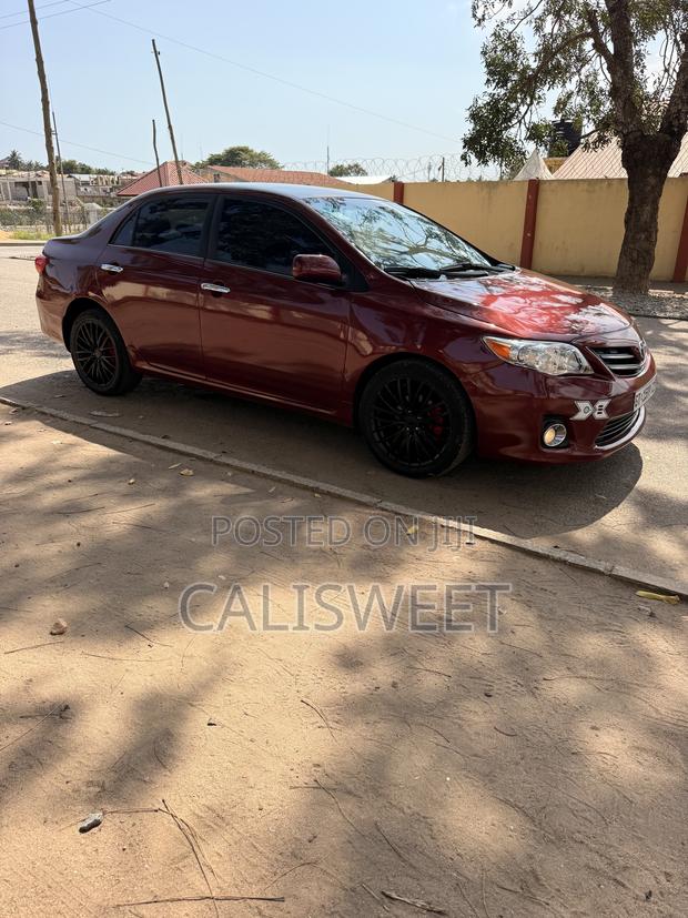 Toyota Corolla LE 4dr Sedan (1.8L 4cyl 4A) 2013 Burgundy