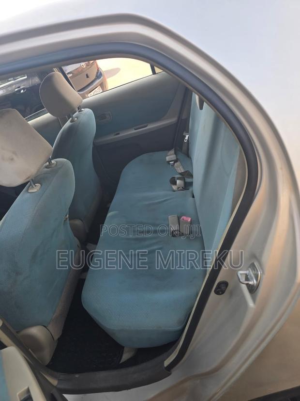 Toyota Vitz 2010 Silver