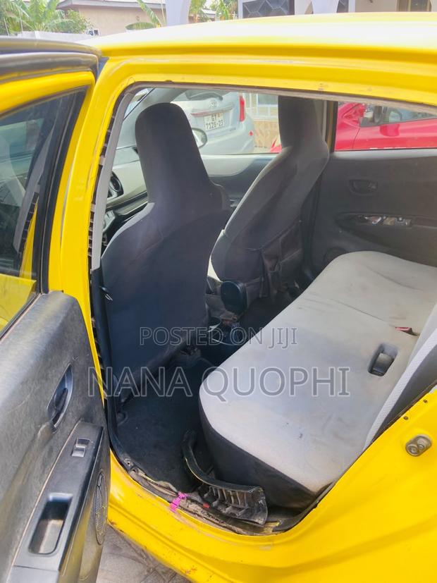 Toyota Vitz 2013 Yellow