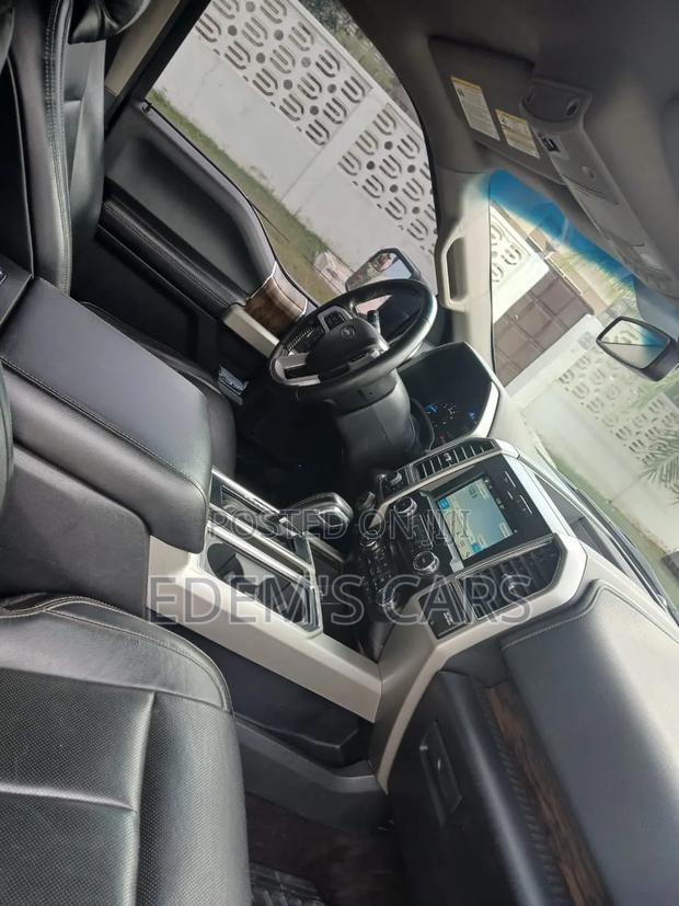 Ford F-150 2018 Blue