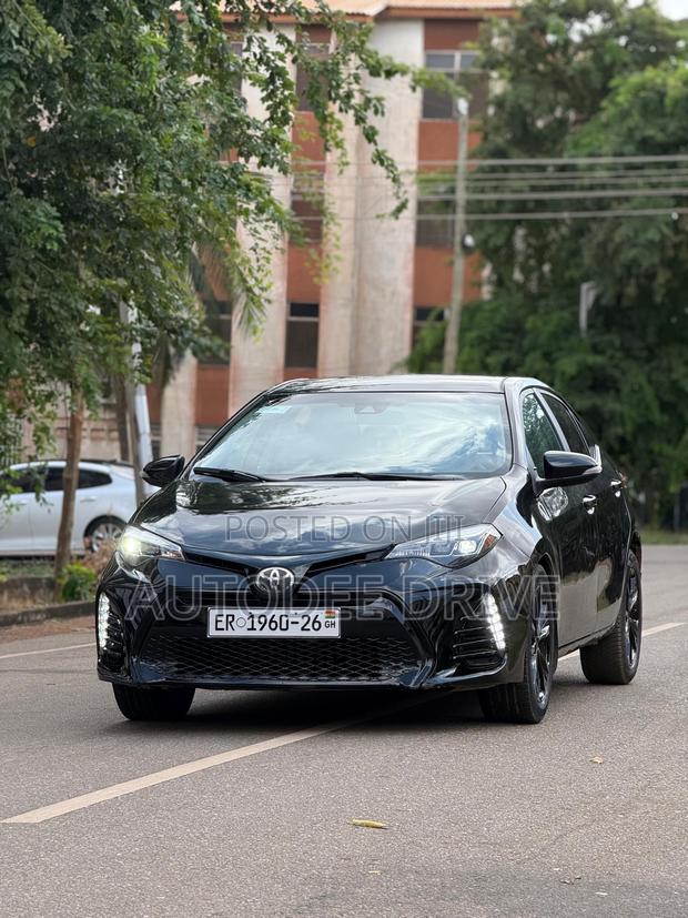 Toyota Corolla 2017 Black