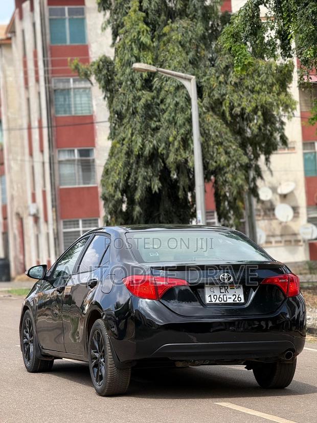 Toyota Corolla 2017 Black