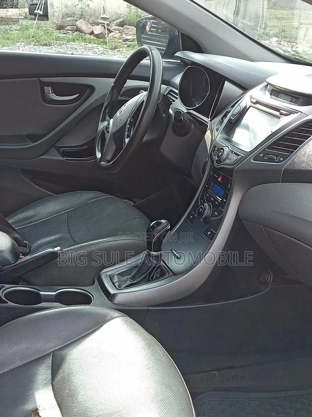 Hyundai Elantra Limited 4dr Sedan (1.8L 4cyl 6A) 2015 Silver