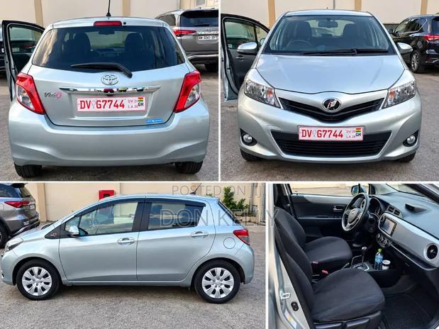 Toyota Vitz 2013 Silver