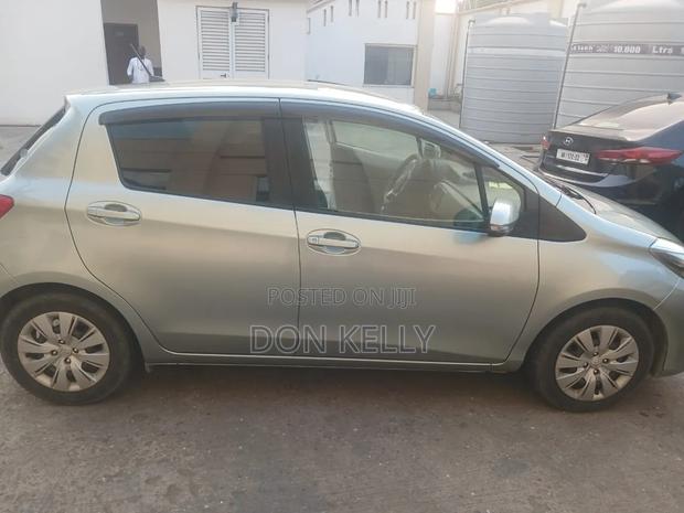 Toyota Vitz 2013 Silver