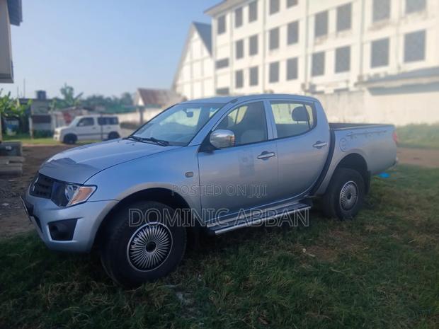 Mitsubishi L200 Double Cab 2.5 136hp 2008 Silver