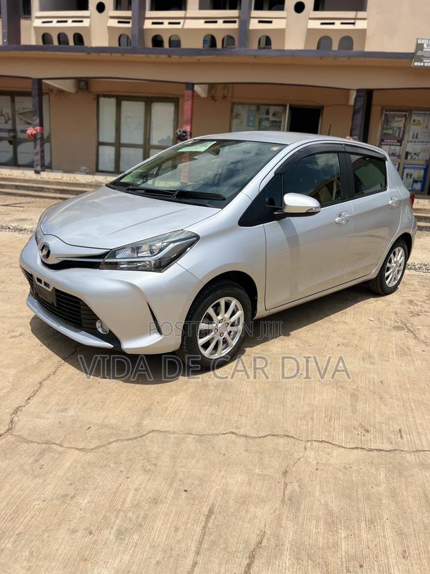 Toyota Vitz 1.3 AWD 5dr 2015 Silver
