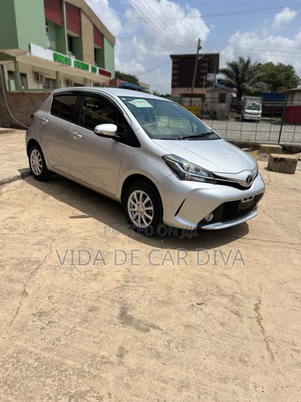 Toyota Vitz 1.3 AWD 5dr 2015 Silver