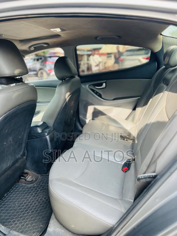 Hyundai Elantra Limited 4dr Sedan (1.8L 4cyl 6A) 2015 Gray