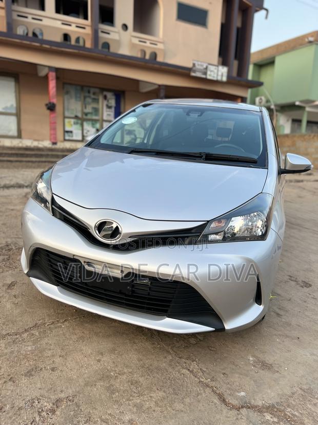 Toyota Vitz 1.0 FWD 5dr 2015 Silver
