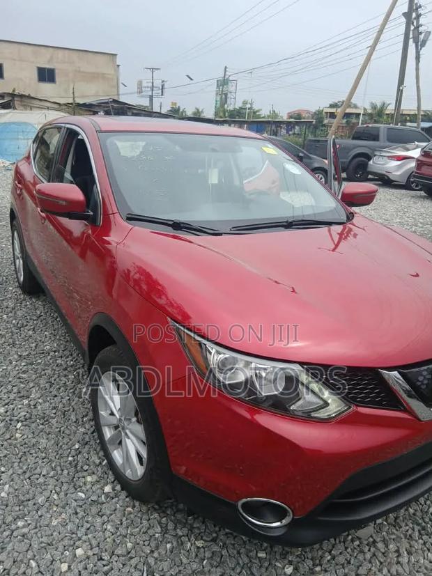 Nissan Qashqai 2018 Red