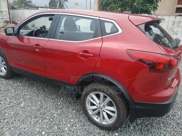 Nissan Qashqai 2018 Red