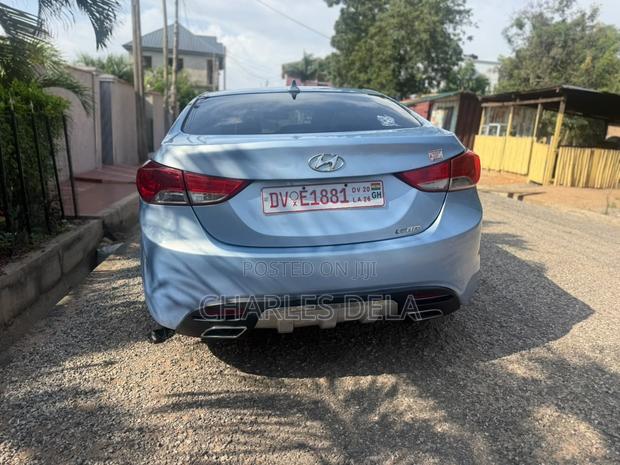 Hyundai Elantra Limited Sedan FWD (1.8L 4cyl 6A) 2013 Blue