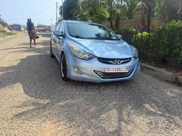 Hyundai Elantra Limited Sedan FWD (1.8L 4cyl 6A) 2013 Blue