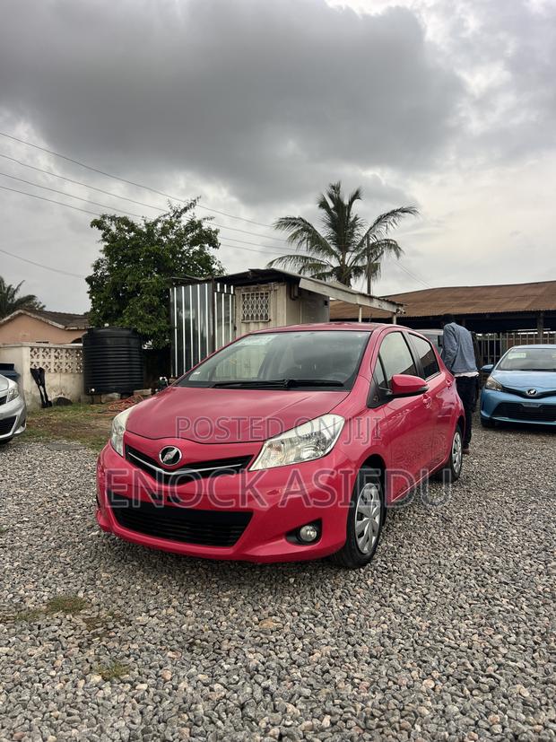 Toyota Vitz 1.3 AWD 3dr 2013 Pink