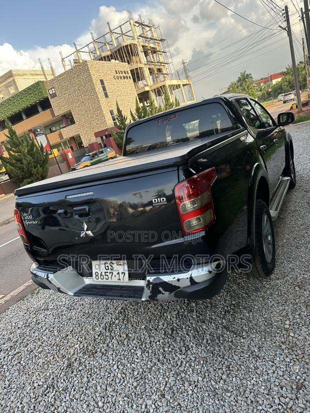 Mitsubishi L200 Double Cab 2.4 154hp 4WD 2017 Black