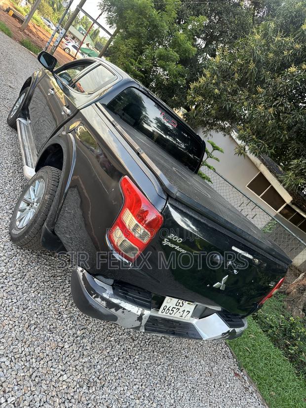 Mitsubishi L200 Double Cab 2.4 154hp 4WD 2017 Black