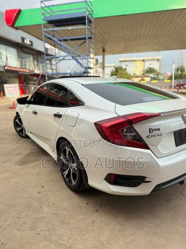 Honda Civic Touring 4dr Sedan (1.5L 4cyl) 2016 White