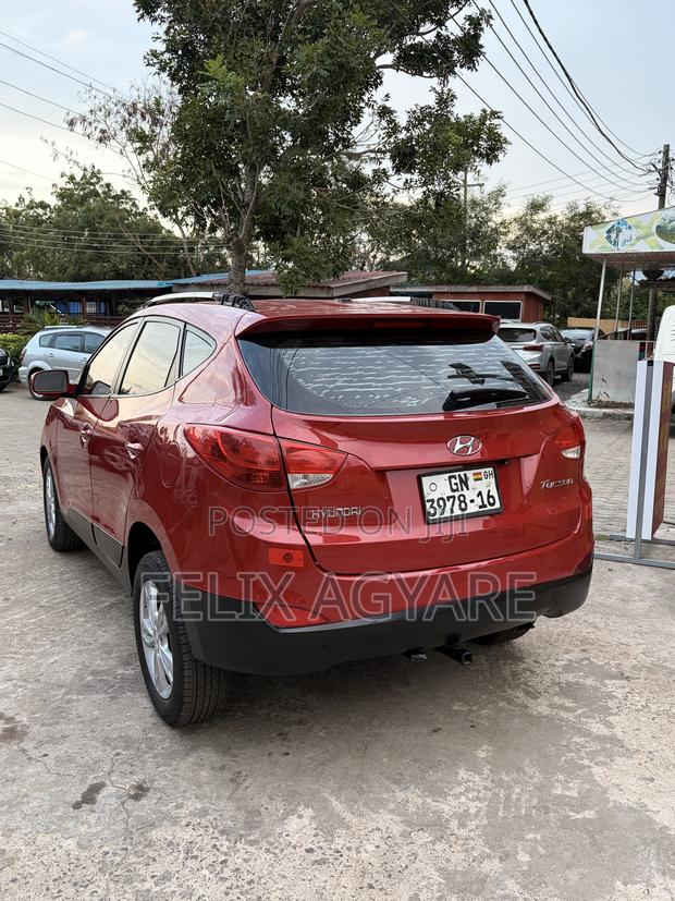 Hyundai Tucson 2013 Red