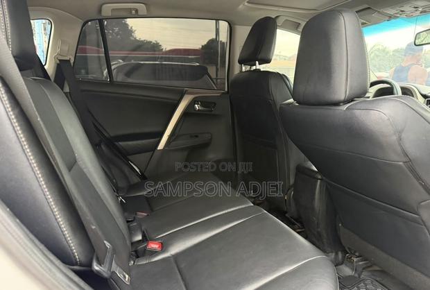 Toyota RAV4 2017 White