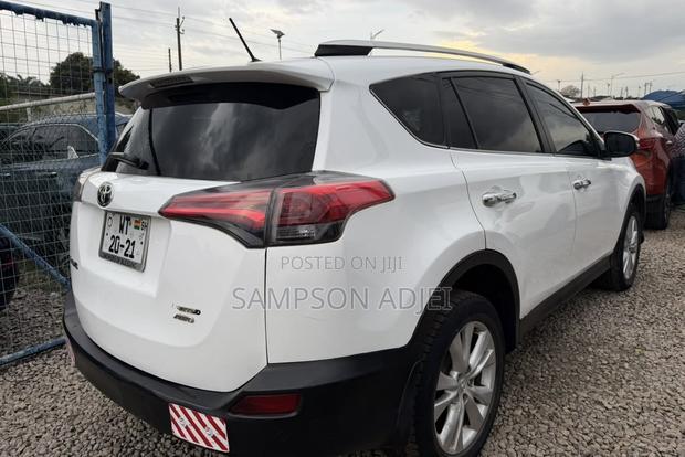 Toyota RAV4 2017 White