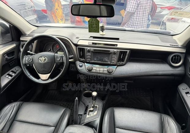 Toyota RAV4 2017 White