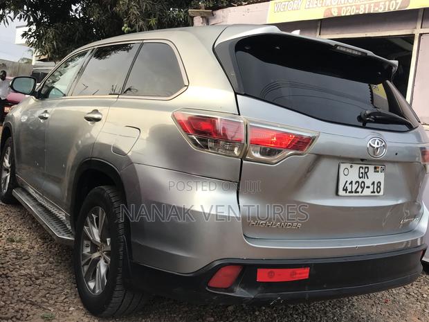 Toyota Highlander Limited V6 4x2 (3.5L 6cyl 6A) 2016 Silver