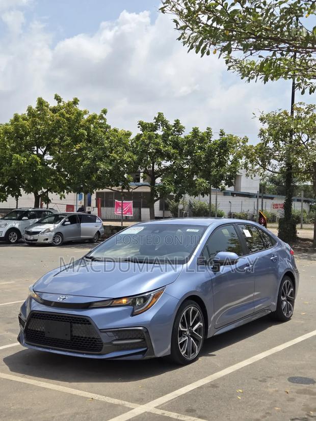 Toyota Corolla SE 2020 Blue