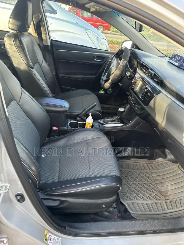 Toyota Corolla S 4dr Sedan (1.8L 4cyl CVT) 2015 Silver