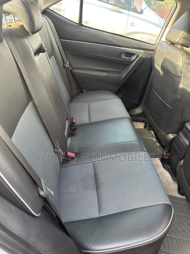 Toyota Corolla S 4dr Sedan (1.8L 4cyl CVT) 2015 Silver
