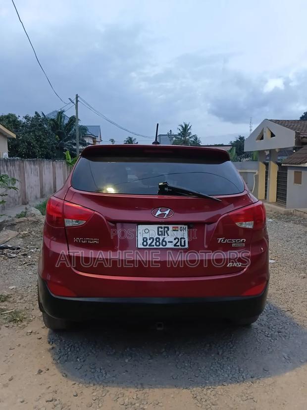Hyundai Tucson 2013 Red