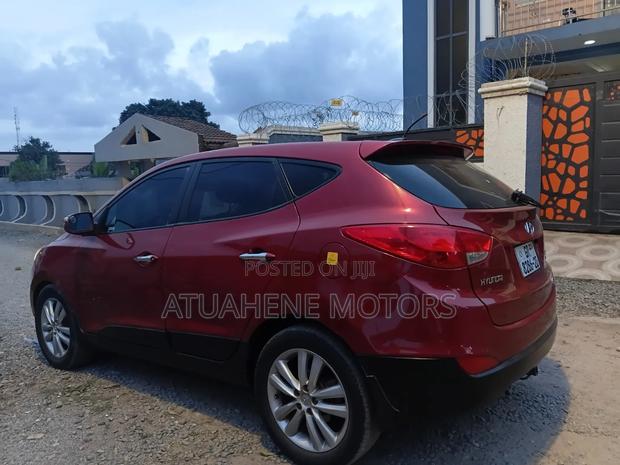 Hyundai Tucson 2013 Red