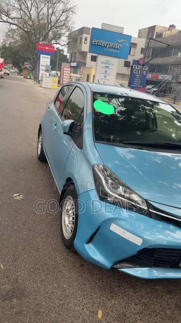 Toyota Vitz 1.5 FWD 5dr 2017 Blue