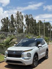 Mitsubishi Outlander SEL 2024 White for sale