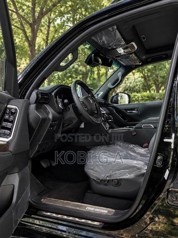 New Toyota Land Cruiser LC300 2025 Black
