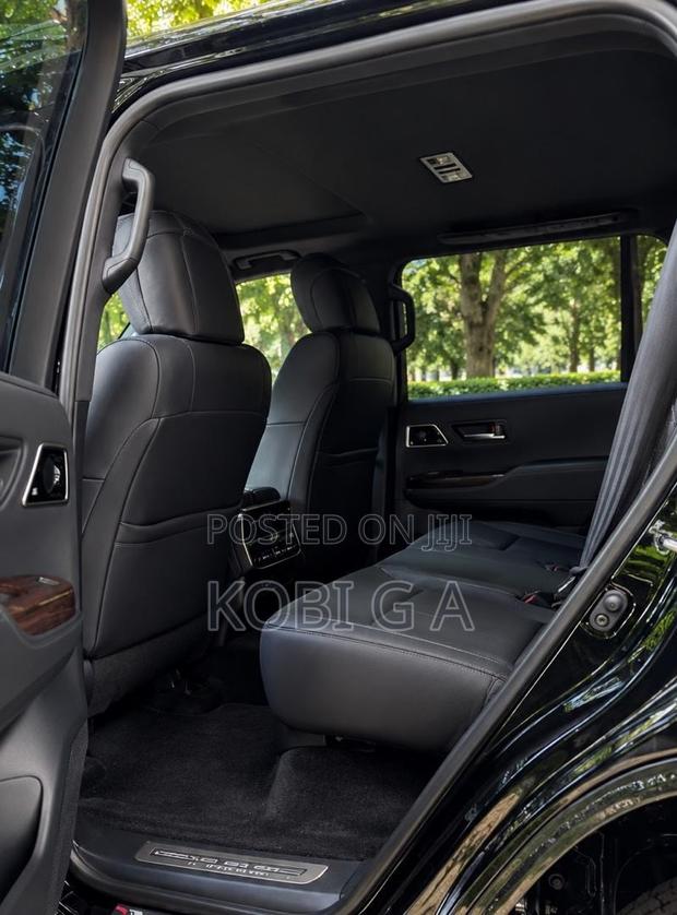 New Toyota Land Cruiser LC300 2025 Black