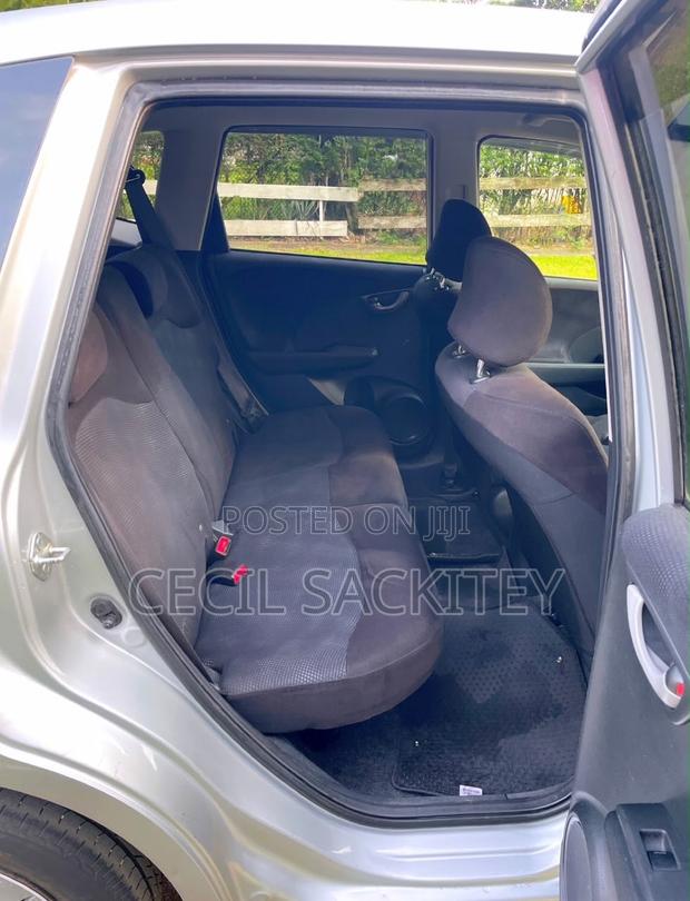 Honda Fit Automatic 2012 Silver