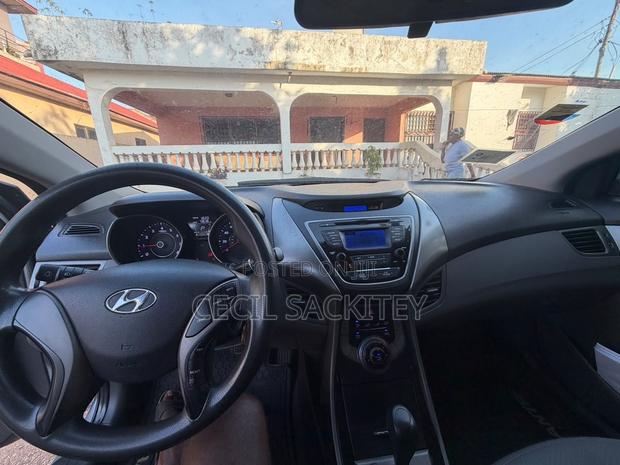 Hyundai Elantra GLS Sedan FWD (1.8L 4cyl 6A) 2013 Silver