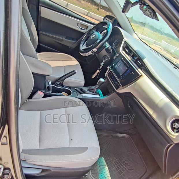 Toyota Corolla LE 4dr Sedan (1.8L 4cyl CVT) 2017 Black
