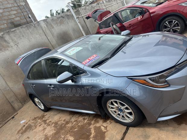 Toyota Corolla LE 2021