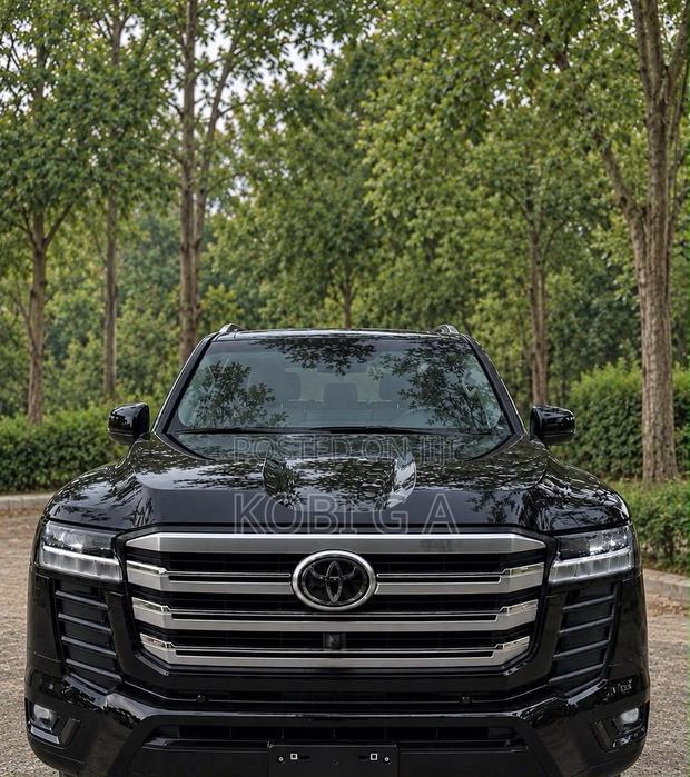 New Toyota Land Cruiser LC300 2025 Black