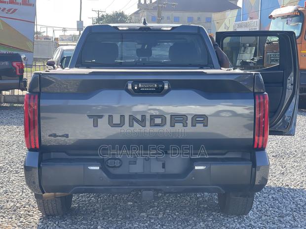 Toyota Tundra Hybrid 2024 Black