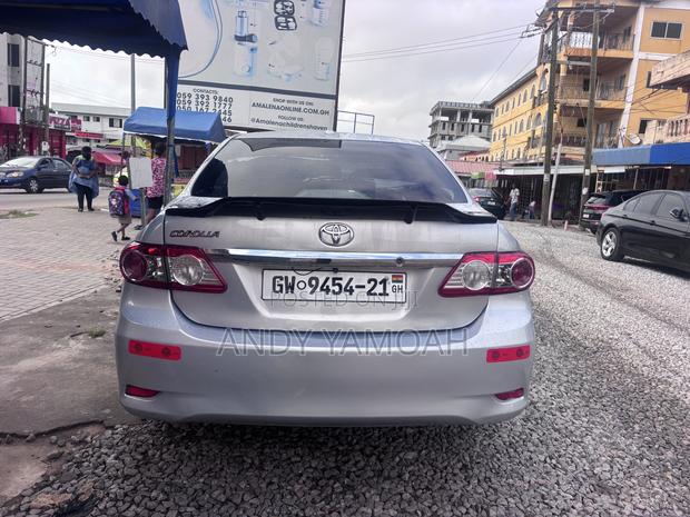 Toyota Corolla 2010 Silver