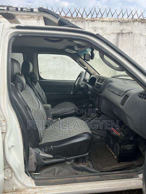 Nissan Frontier LE V6 Crew Cab 2004 White