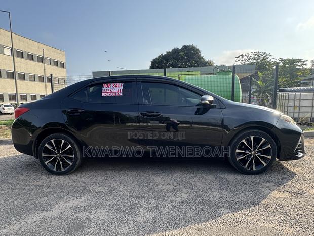 Toyota Corolla SE (1.8L 4cyl 2A) 2019 Black